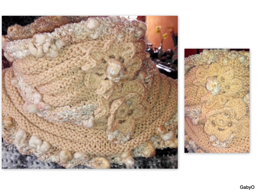 Cuello en hilado color camel y plumón color natural con flores - Dos agujas y Crochet